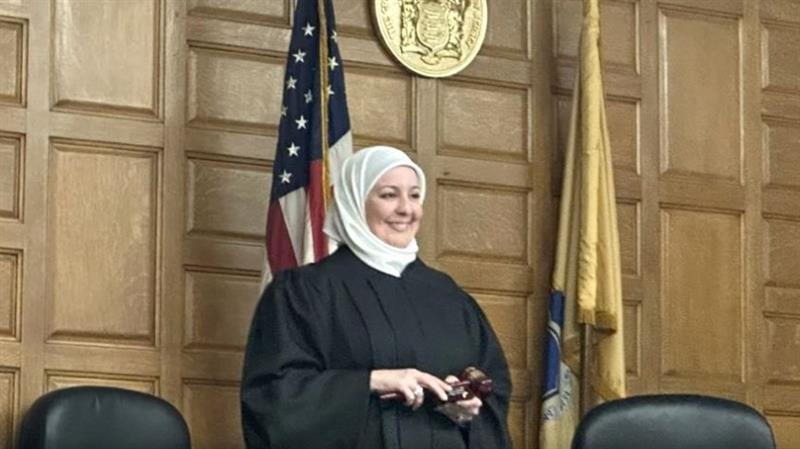 سيدة سورية تصبح 'أول قاضية مسلمة محجبة' في المحكمة العليا بولاية نيوجيرسي