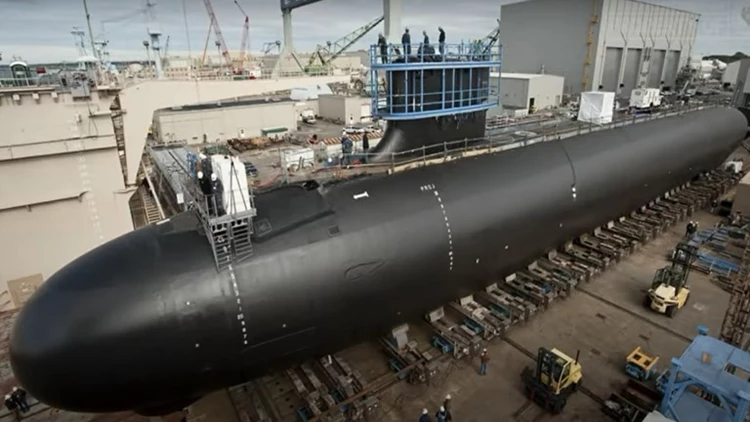 فرنسا تدخل سباق التسلح النووي وتختبر غواصة جديدة
