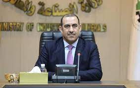 وزير: لا نحتاج الى 50% بالمئة من الموظفين وننتظر تقاعدهم لإجراء الاصلاح