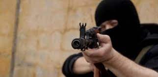 النجف.. مسلحون بزي عسكري يقتحمون منزلا ويسرقون 60 مليون دينار