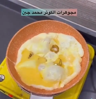 خلط البيض مع "محابس الذهب" .. غضب في مواقع التواصل من محل صياغة مثير للجدل