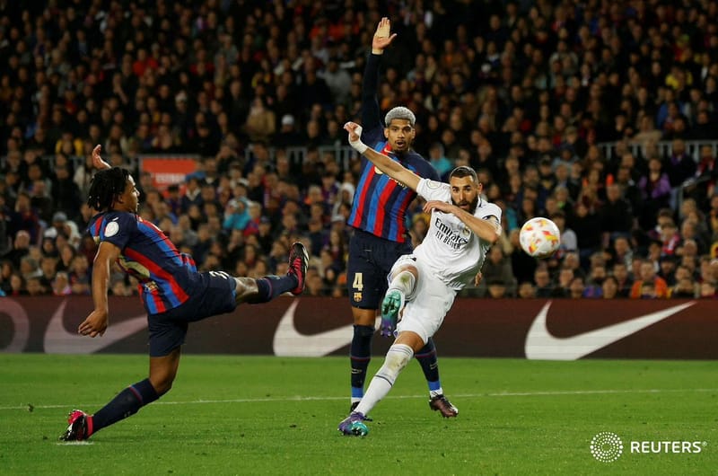 ريال مدريد يكتسح برشلونة برباعية ويعبر لنهائي كأس الملك