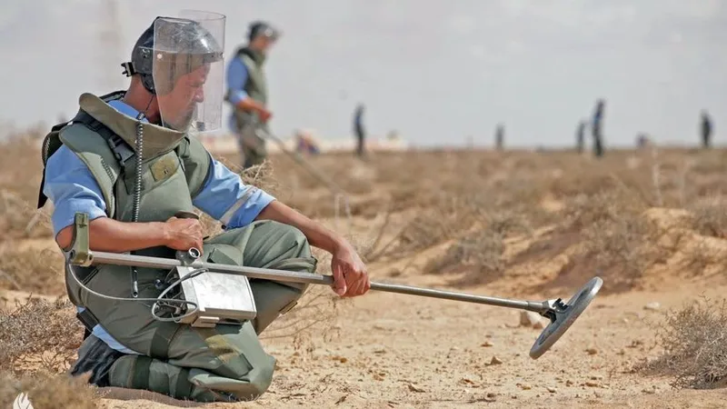 خطر بالعراق.. فقدان الخرائط وقلة الموارد تعطّل تطهير الألغام