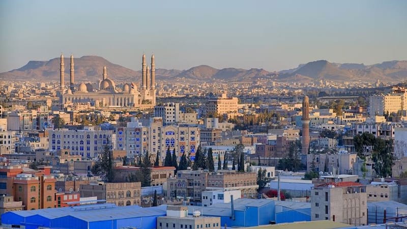 رويترز: وفد سعودي عُماني يعتزم زيارة صنعاء لبحث هدنة دائمة مع الحوثيين