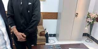 ضبط متهم بحوزته (35) بطاقة مصرفية معبأة بمبالغ مالية معدة للتهريب