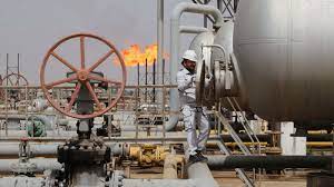 الصحافة العربية: ديون العراق تشق طريقه إلى الإفلاس رغم وفرة إحتياطاته