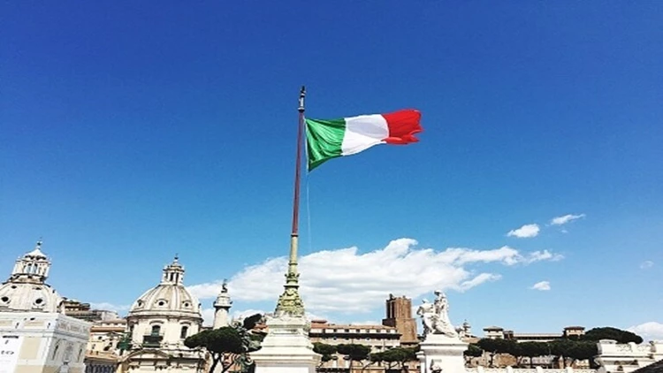 ايطاليا تدخل حالة الطوارئ لمواجهة تدفق المهاجرين