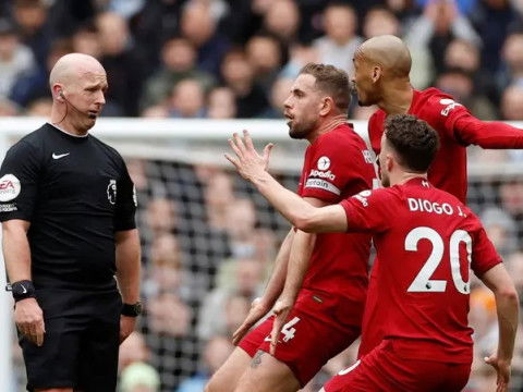 تغريم ليفربول بسبب سوء تصرف لاعبيه