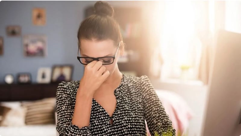 هل الصداع هو أول علامات على وجود ورم في الدماغ؟