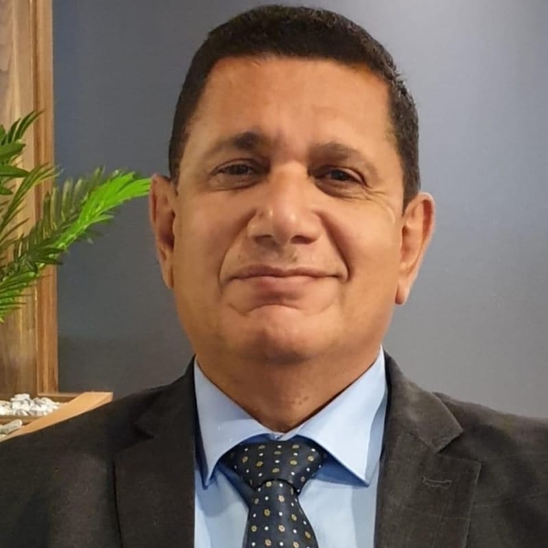 أثرُ الفراشةِ لا يُرى...أثرُ الفراشةِ لا يزول