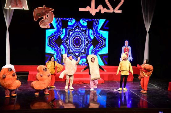 مسرحية الأطفال (فيتامين) في مسرح الرافدين