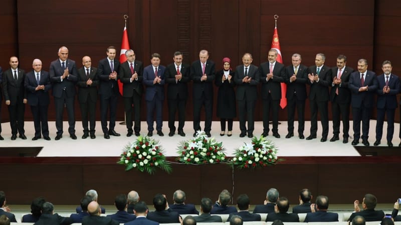 وزيرة الأسرة التركية "ابنة أردوغان الروحية" وأول نائبة "محجبة" بأوروبا..