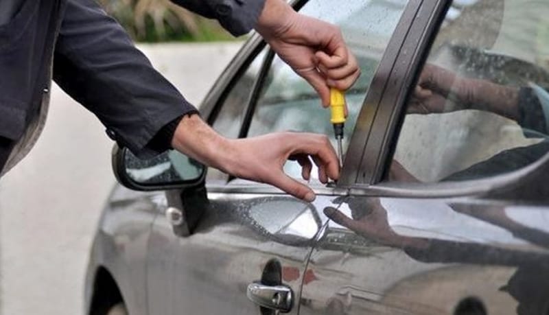 بطريقة "احترافية".. امرأتان تقدمان على تسليب عجلة ومبلغ مالي جنوبي العراق