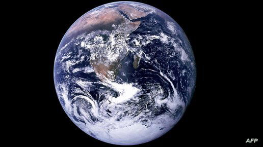 يغير مدة اليوم والطقس.. دراسة تكشف انحرافاً في محور الأرض