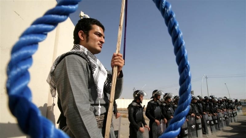 استدرجوهن لعيادة مزيفة وحقنوهن بمواد مخدرة.. إعدام 3 مدانين بالاغتصاب في إيران