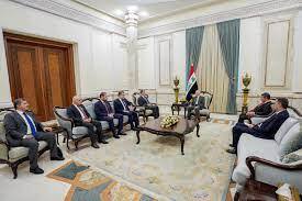 رئيس الجمهورية يؤكد العمل على معالجة الكثير من قرارات مجلس قيادة الثورة المنحل