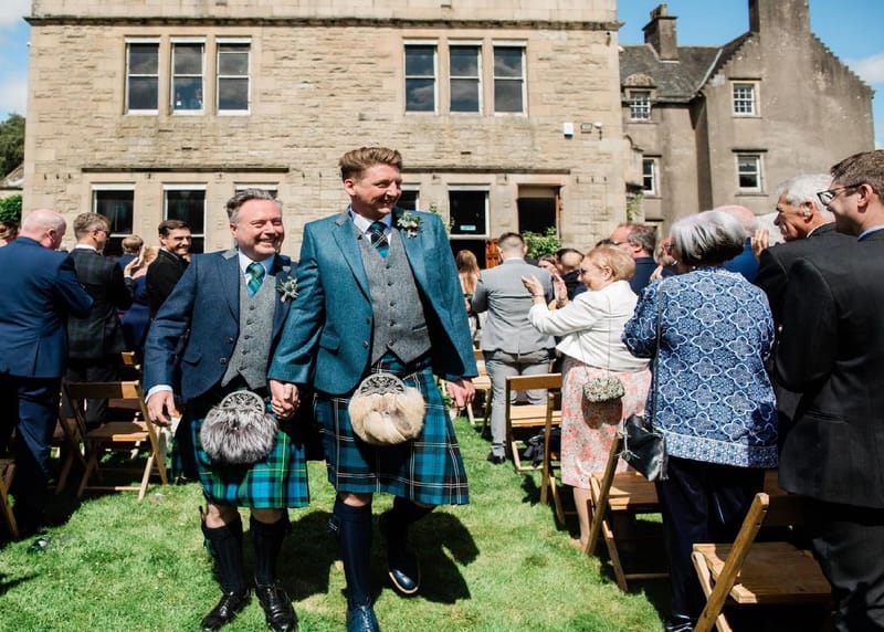 حدث غير مسبوق.. نائب في البرلمان البريطاني يعلن زواجه من رجل آخر