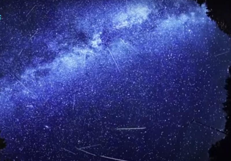 ظاهرة فلكية مميزة تزين السماء الليلة