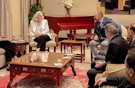 السفيرة الامريكية تناقش مع ممثلي البنك الدولي سُبل دعم جهود السوداني لبناء اقتصاد العراق