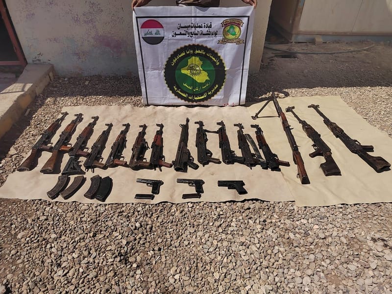 قيادة عمليات ميسان تلقي القبض على (٣) متهمين وتصادر كمية من الأسلحة