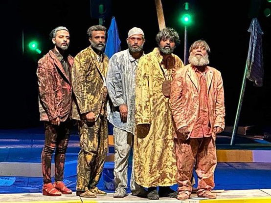 قراءة في عرض (صفصاف) للفرقة الوطنية للتمثيل
رمزية الصفصاف ومحنة إنسان الزيدي ودهشته..