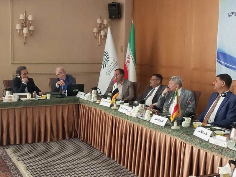 لمناقشة تحديات البيئة ، طاولة مستدير يقيمها ملتقى بحر العلوم للحوار ومركز الدراسات السياسية والدولية في طهران