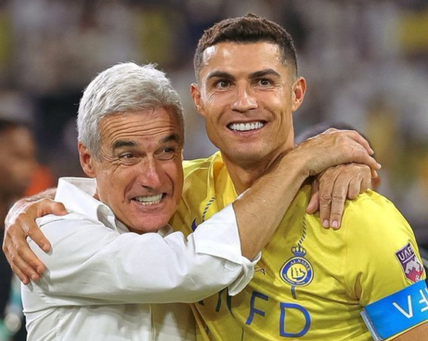 كاسترو: لدينا أهدافًا كثيرة مع النصر .. ورونالدو يعرف كل الطرق