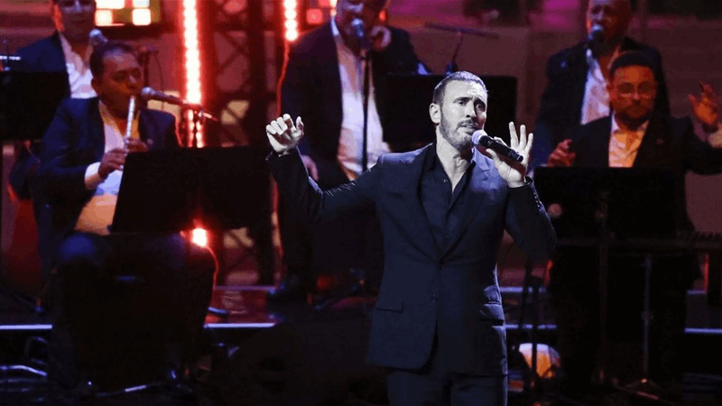 كاظم الساهر يعلن الغاء حفلاته: لا احتفال وأهلنا تحت القصف في فلسطين