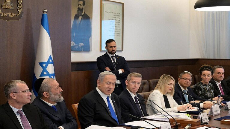 نتنياهو يتخذ إجراء ضد "إلياهو النووي" يثير سخرية أعضاء في الحكومة