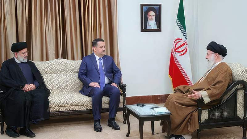 خامنئي: العراق دولة محورية قادرة على خلق خط جديد في العالم العربي والإسلامي