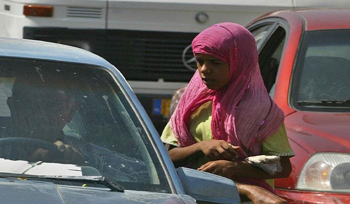 العراق يعيد 100 متسول اجنبي لبلدانهم.. والداخلية: هناك شبكات للجريمة المنظمة