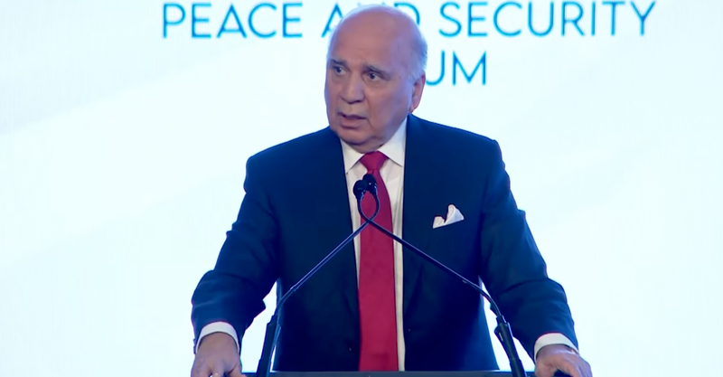 محذراً من تبعات عسكرية واقتصادية على العراق.. فؤاد حسين: السوداني يسعى لإقناع الفصائل بمخاطر عملياتها على قوات التحالف