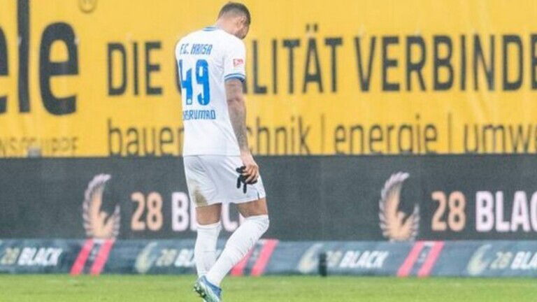 ألمانيا.. طرد لاعب بعد نصف ساعة من المخالفة