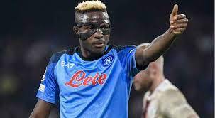 أوسيمين يحدد مصيره مع نابولي