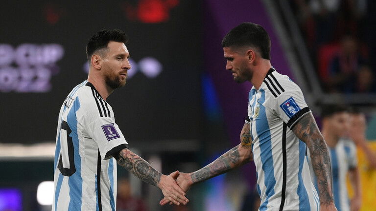 خلاف بين نجمي الأرجنتين.. غوميز يهين زوجة ميسي