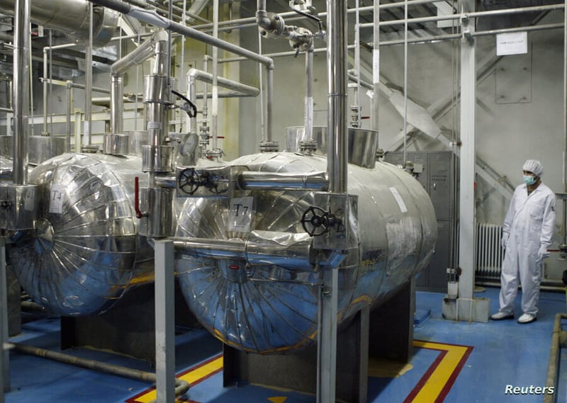 "لمستوى قريب من الأسلحة النووية" .. إيران تتراجع عن تباطؤ تخصيب اليورانيوم