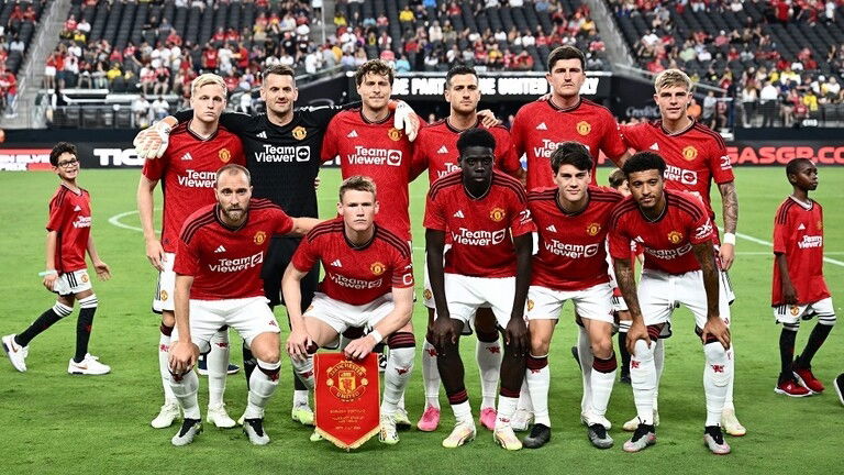 أحد نجوم مانشستر يونايتد يغادر ملعب "أولد ترافورد"