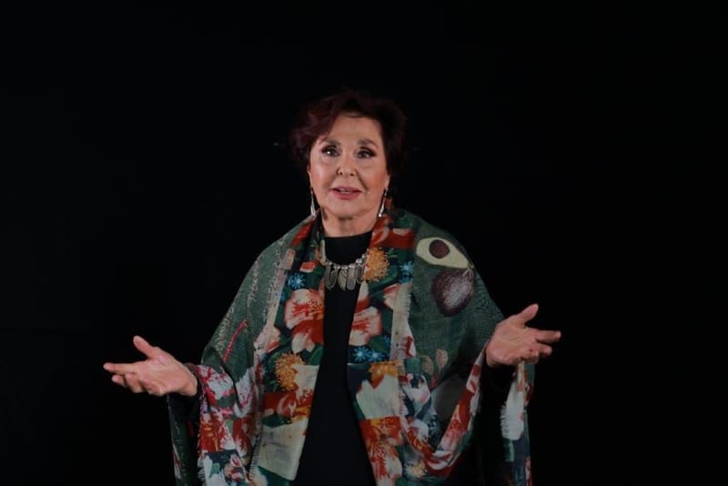 رسالة اليوم العربي للمسرح للفنانة اللبنانية الكبيرة نضال الأشقر