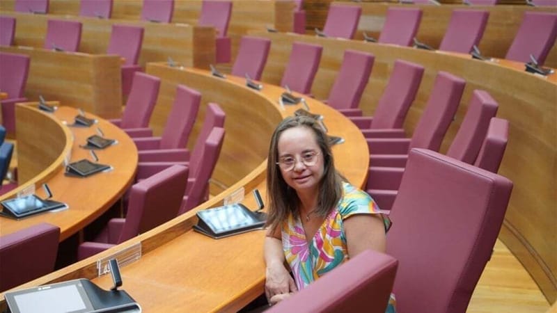 حدث تاريخي في أوروبا.. أول مصابة بمتلازمة داون تنجح بخطف مقعد في برلمان اسبانيا