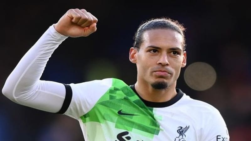 اسم مفاجئ.. فان دايك يثير الجدل باختياره أصعب مهاجم