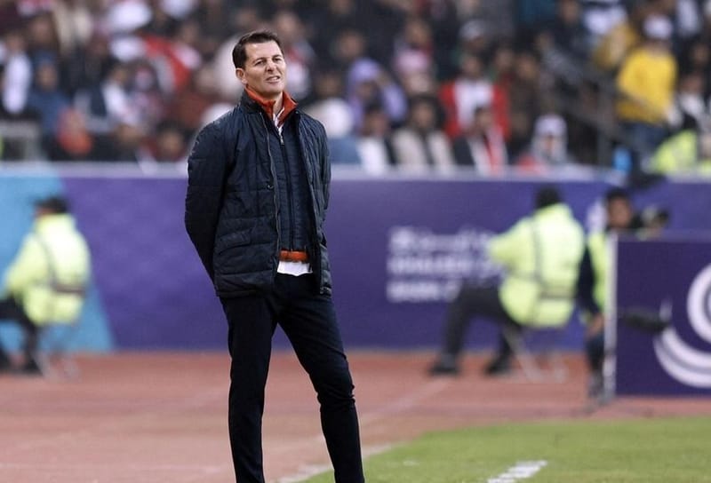 كاساس يراقب لاعب شباب تورينو