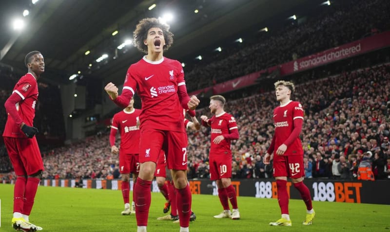 ليفربول ويونايتد يلحقان بالمتأهلين ويصطدمان في الثمانية