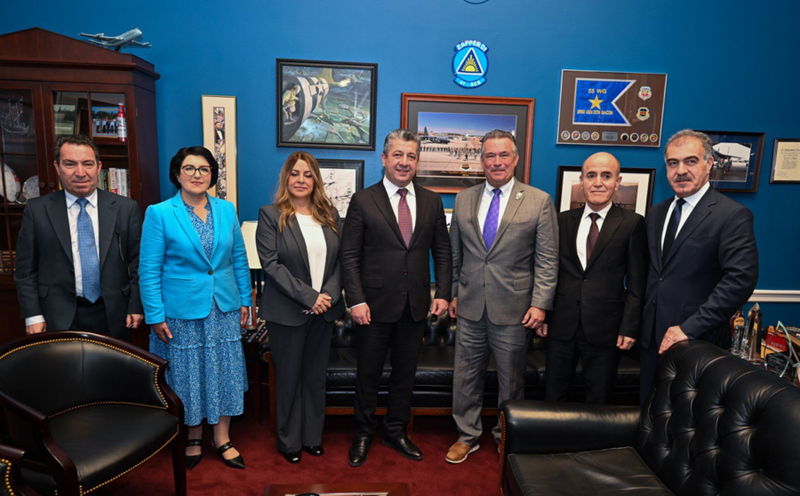 رئيس حكومة إقليم كوردستان يجتمع مع الرئيس المشترك لمجموعة دعم الكورد في الكونغرس