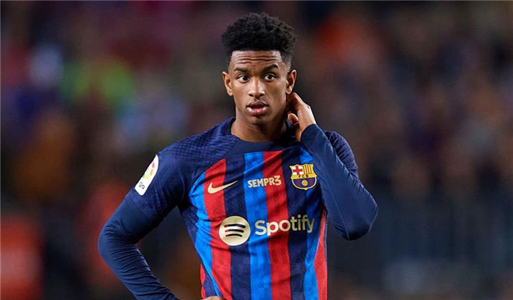 بعبارة "لا إله إلا الله".. بالدي يلفت الانتباه بتعليق على هدف زميله في برشلونة