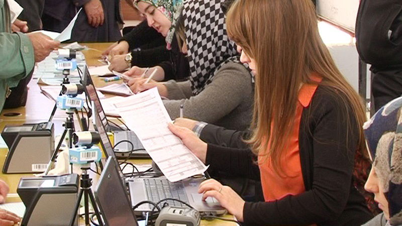 مقترح نيابي لإجراء "مناقلات" للموظفين الفائضين عن الحاجة