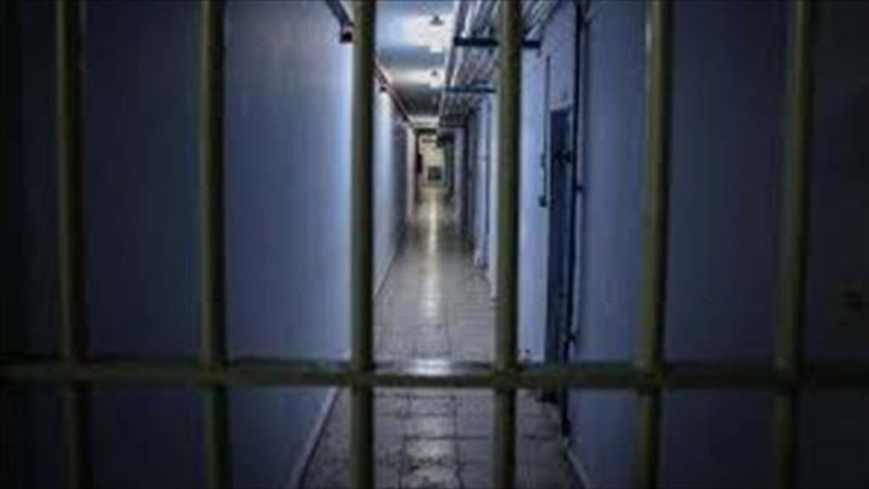 السجن 105 أعوام لشقيقين يمتهنان "الدكة العشائرية"