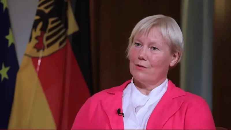 سفيرة ألمانيا “تفضح” بيئة الاستثمار في العراق والسوداني يوجه بالتحقيق