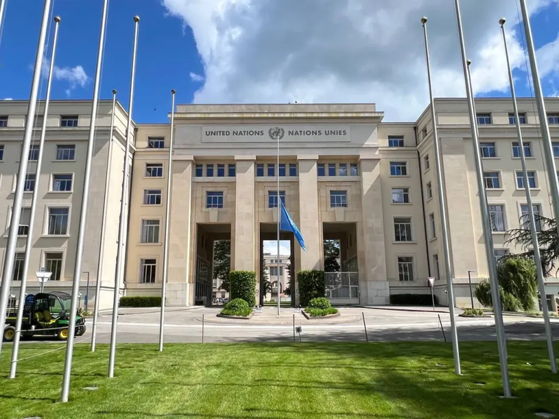 الأمم المتحدة تنكس أعلامها حداداً على الرئيس الإيراني ورفاقه