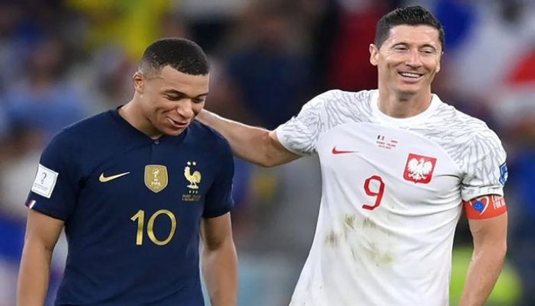 ليفاندوفسكي يعلق على صفقة انضمام مبابي الى الميرنغي