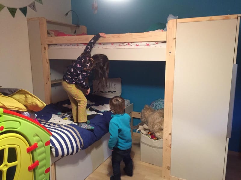 Lits superposés enfants